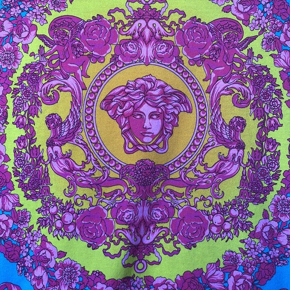 Rare Versace King of Crowns multicolor Floral Barocco Medusa head tshirt - Picture 6 of 15
